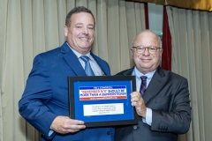 Tom Hart, President for IUOE Local 94 receives “Hero”  award from Executive Director of 911 Health Watch, Ben Chevat.